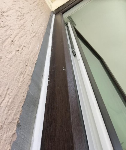 Остекление Г-образного балкона с ламинацией профиля