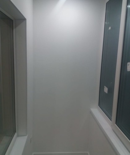 Остекление и переделка балкона в рабочее пространство