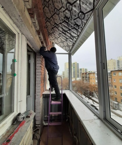 Установка тёплого балконного блока и раздвижного балкона