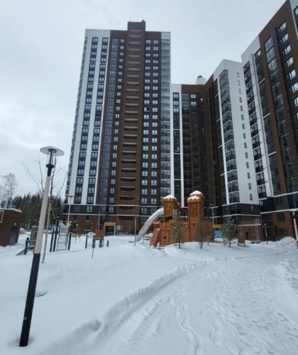 Остекление балконов, установка входных групп и дверей  в ЖК "Ботаника LIFE"