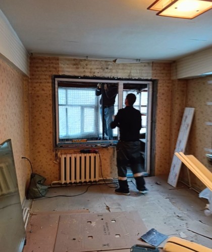 Установка балконного блока и окна в квартире