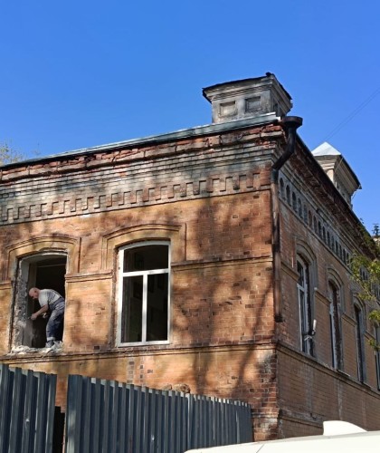 Монтаж арочных окон в доме-памятнике