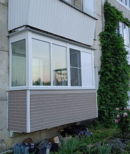 Остекление балкона с наружной отделкой