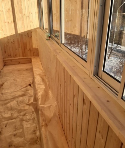 Остекление шестиметровой лоджии с отделкой