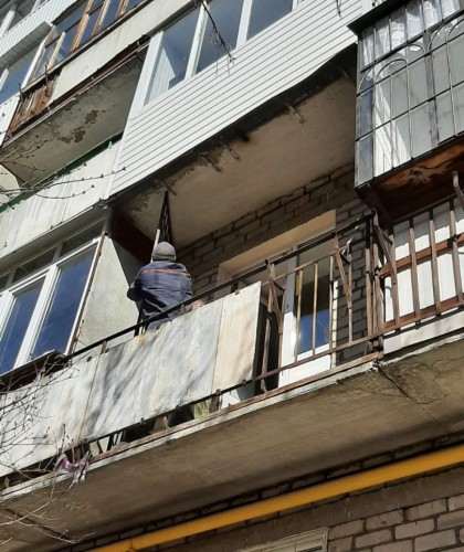 Установка балкона (раздвижная конструкция), обшивка вагонкой