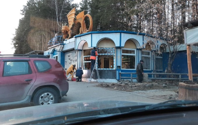 Остекление радиусными (панорамными конструкциями) после аварии с Порше Каен 3