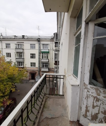 Остекление высокого балкона в историческом здании