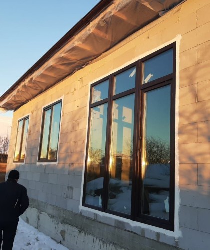 Монтаж окон с ламинацией профиля