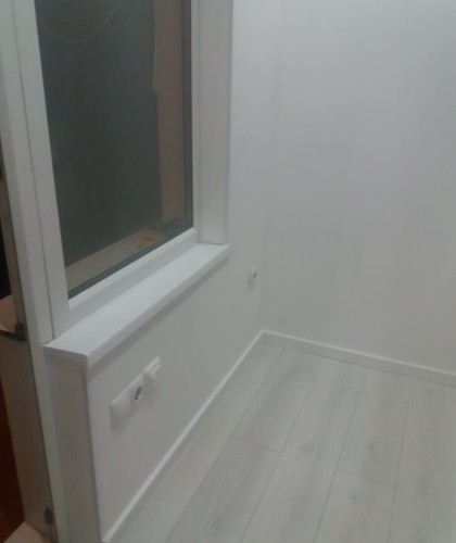 Остекление и переделка балкона в рабочее пространство