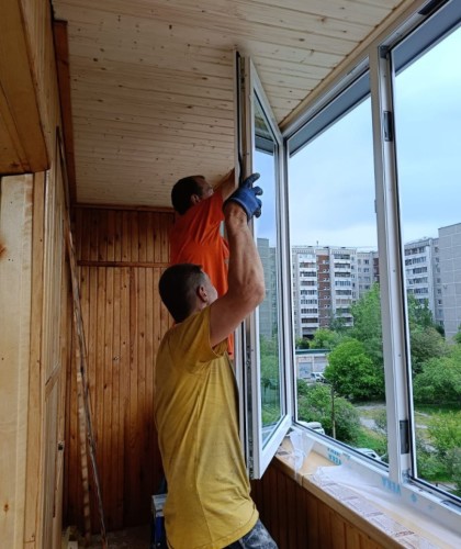 Установка окон Veka и отделка лоджии