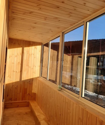 Остекление шестиметровой лоджии с отделкой