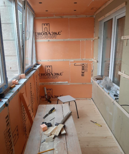 Остекление лоджии 5 метров, утепление, отделка, освещение