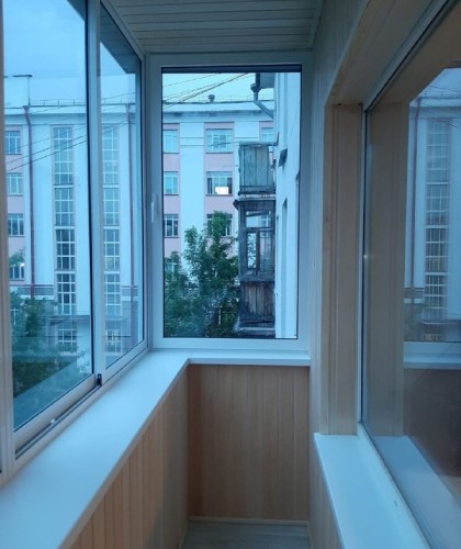 Легкий алюминиевый балкон. Раздвижная конструкция