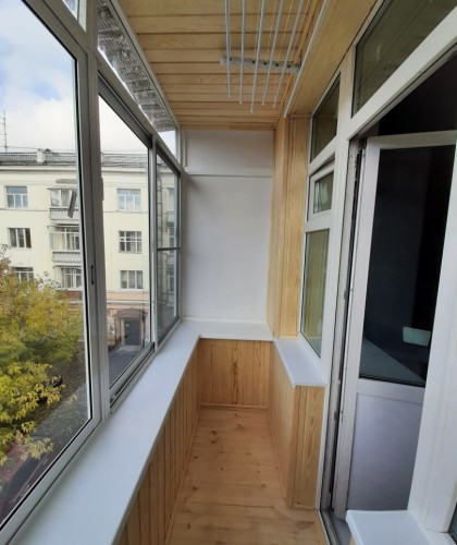 Остекление высокого балкона в историческом здании