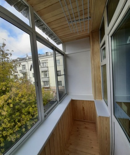 Остекление высокого балкона в историческом здании