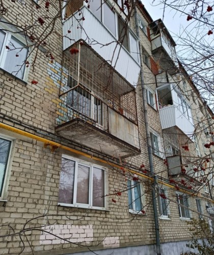 Остекление балкона на втором этаже раздвижными конструкциями