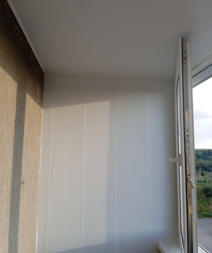 Остекление балкона ПВХ конструкциями