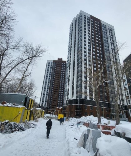 Остекление балконов, установка входных групп и дверей  в ЖК "Ботаника LIFE"