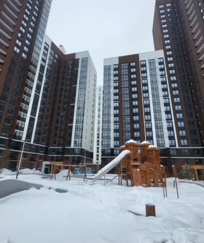 Остекление балконов, установка входных групп и дверей  в ЖК "Ботаника LIFE"