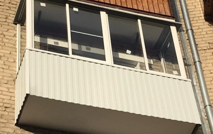 П-образный алюминиевый балкон 0