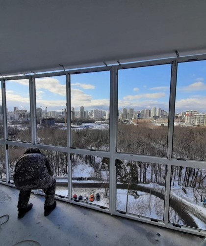 Сложный демонтаж парапета и замечательный монтаж панорамного остекления