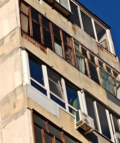 Установка теплого балкона с солнцезащитой стекол