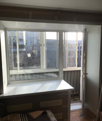 П-образный алюминиевый балкон