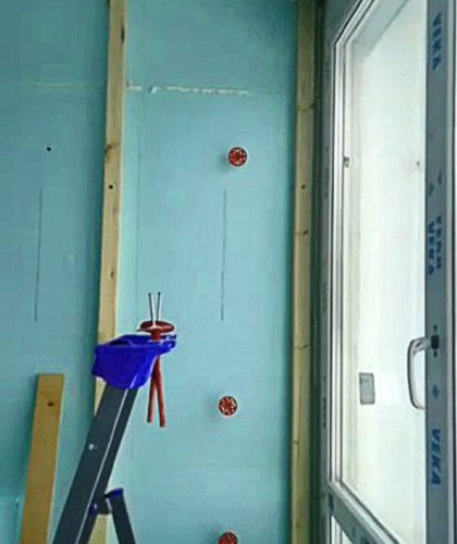 Остекление и переделка балкона в рабочее пространство