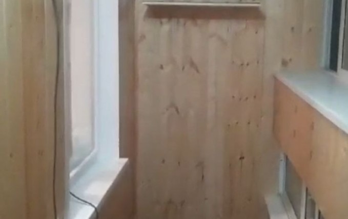 Лоджия с цветочником и шкафчиками 0