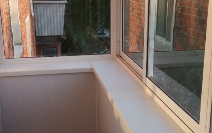 Остекление балкона с крышей и выносом 2