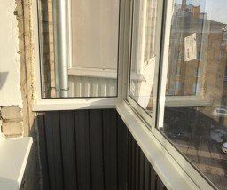П-образный алюминиевый балкон