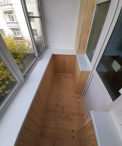 Остекление высокого балкона в историческом здании