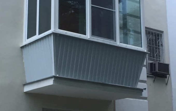 Остекление балкона теплыми конструкциями, отделка 4