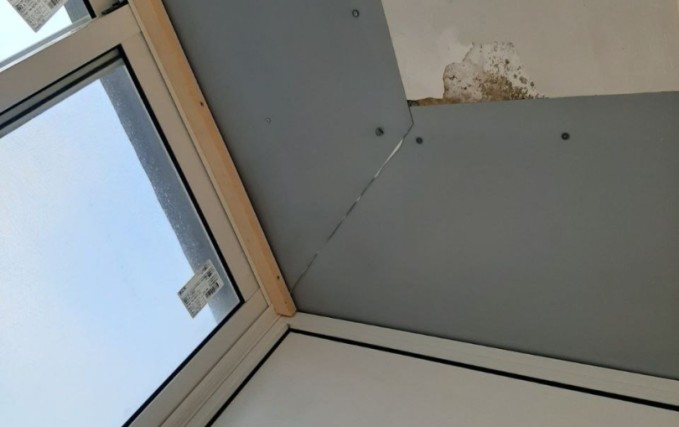 Холодный раздвижной балкон с обшивкой "под ключ" 4
