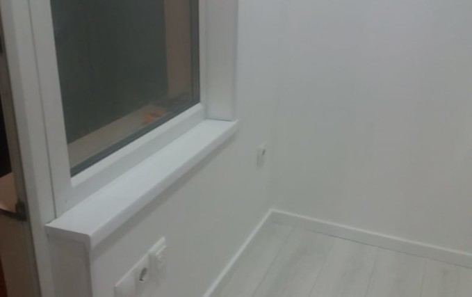 Остекление и переделка балкона в рабочее пространство 0