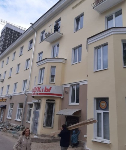 Французский алюминиевый балкон, с остеклением в пол