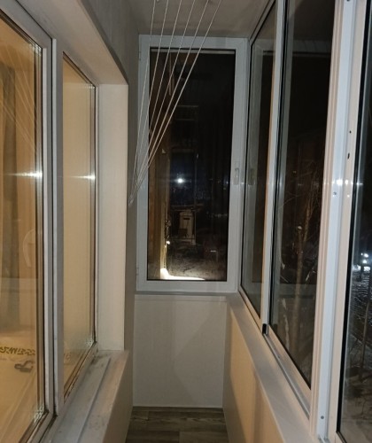 Холодное остекление и отделка балкона