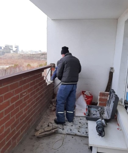 Сложный демонтаж парапета и замечательный монтаж панорамного остекления