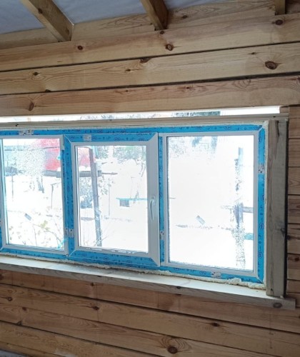 Установка окон в садовом домике