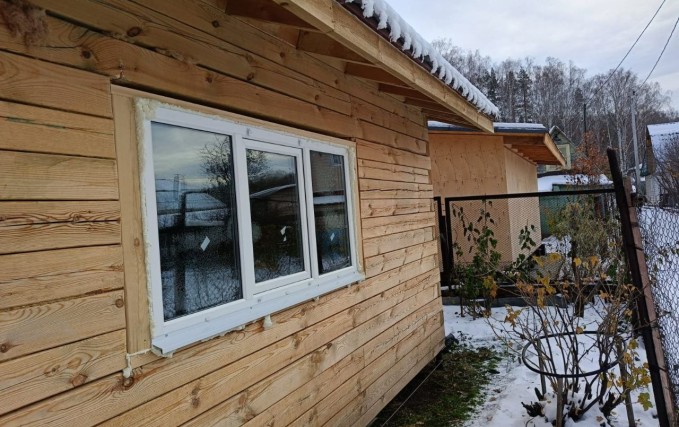 Установка окон в садовом домике 3