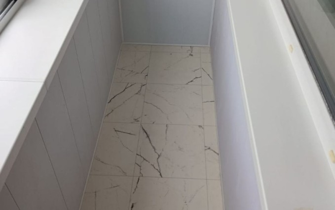 Установка легкого раздвижного балкона 12