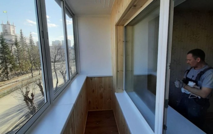 Установка балконного блока и балкона с выносом 1
