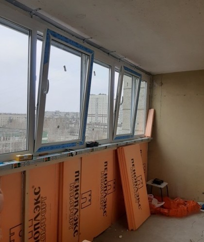 Остекление лоджии 5 метров, утепление, отделка, освещение