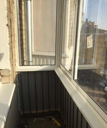 П-образный алюминиевый балкон