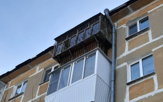 Холодный раздвижной балкон с обшивкой "под ключ"