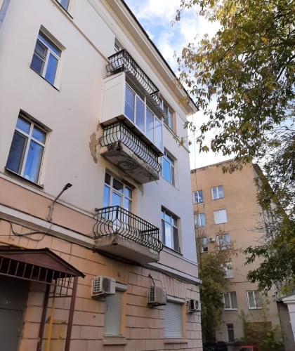 Остекление высокого балкона в историческом здании