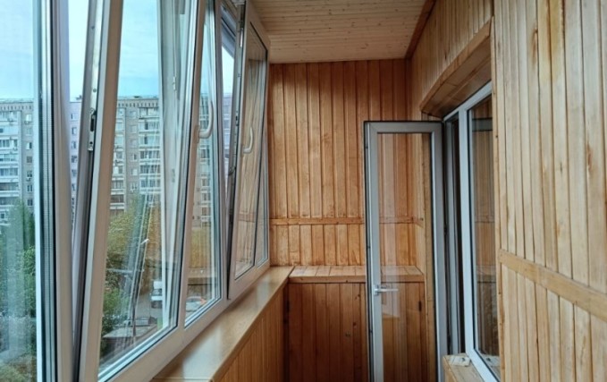 Установка окон Veka и отделка лоджии 3