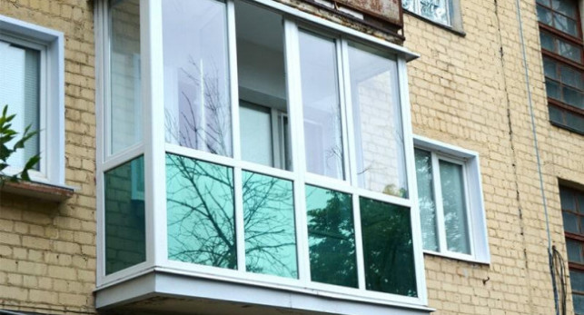 Панорамное остекление балкона, тонировка