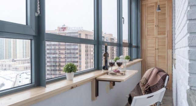 Остекление балкона в новостройке