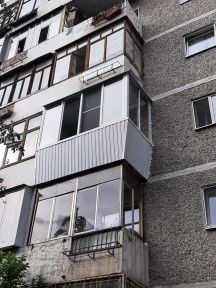 Алюминиевый балкон с подоконником
